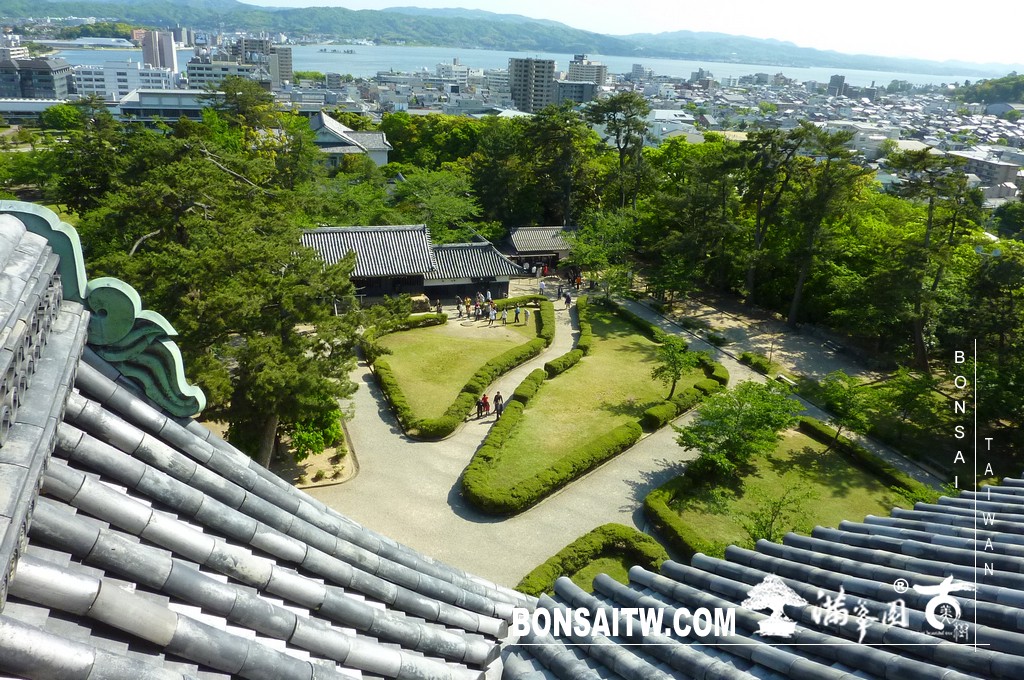 P1510740 [日本庭園]古城．松江城(3) 日本庭園(Japanese Garden)