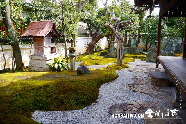 P1090748 1 [日本庭園]向大師致敬．重森三玲庭園美術館(2)