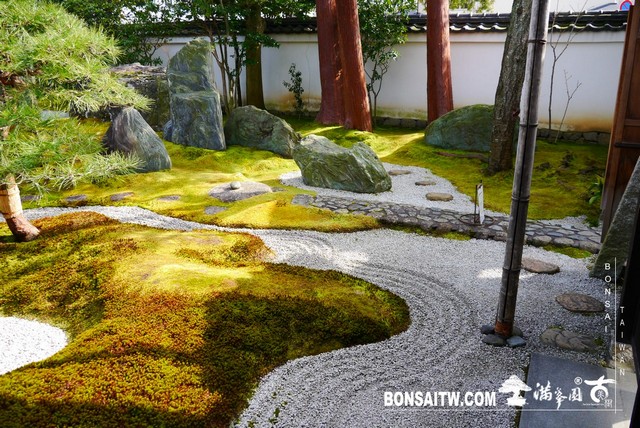 P1090780 1 [日本庭園]向大師致敬．重森三玲庭園美術館(2)