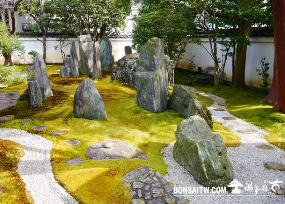 P1090790 1 [日本庭園]向大師致敬．重森三玲庭園美術館(2) 2013