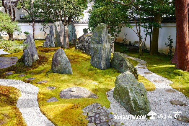 P1090790 1 [日本庭園]向大師致敬．重森三玲庭園美術館(2)