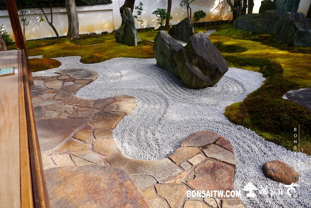 P1090840 1 [日本庭園]向大師致敬．重森三玲庭園美術館(3)