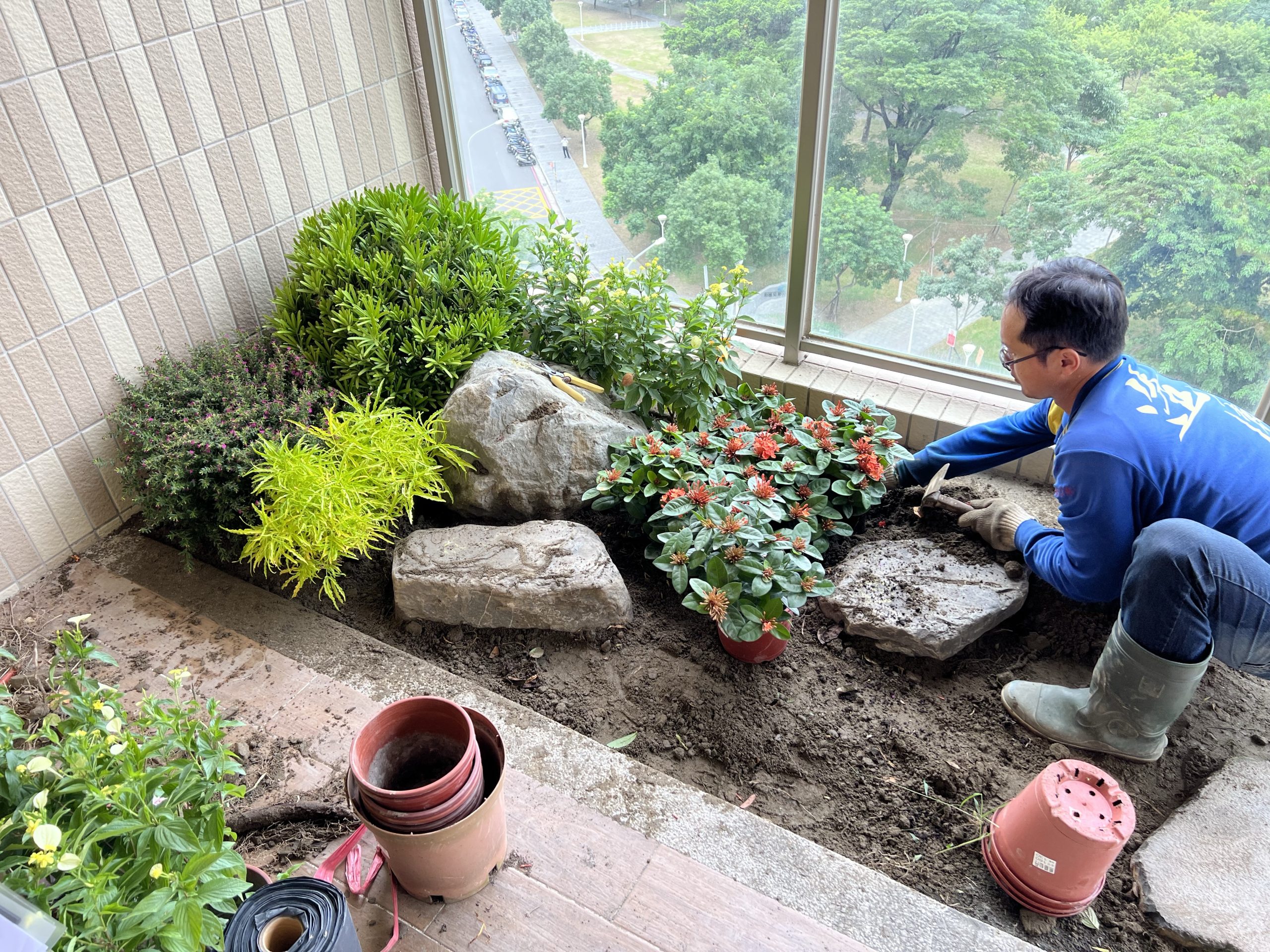 img 7393 [我們的作品]大露台景案-案1024 露台造景