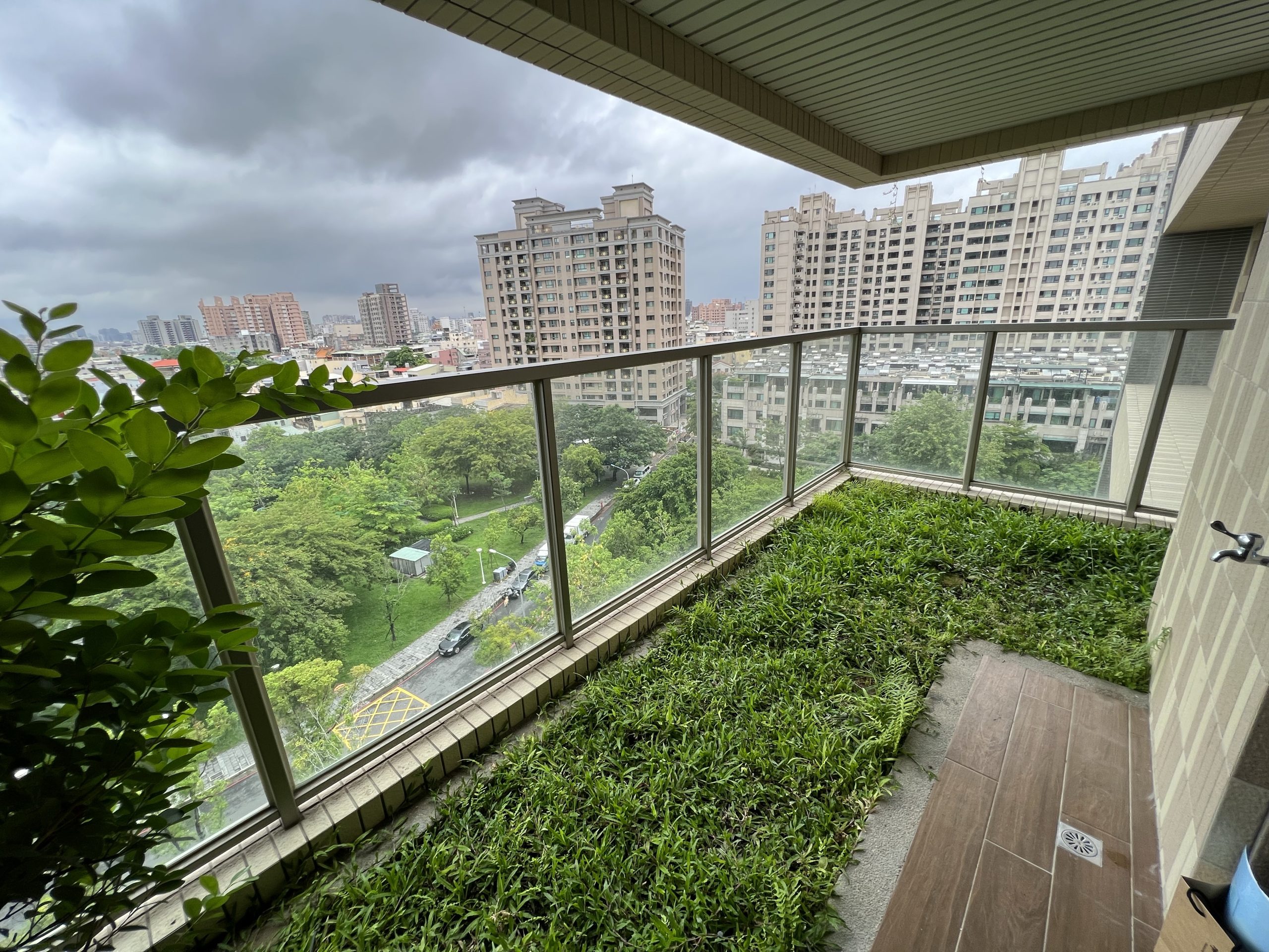 img 9277 [我們的作品]大露台景案-案1024 露台造景