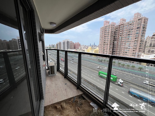 img 2655 1 [我們的作品]盆栽式乾景，露台設計-案0510 露台造景