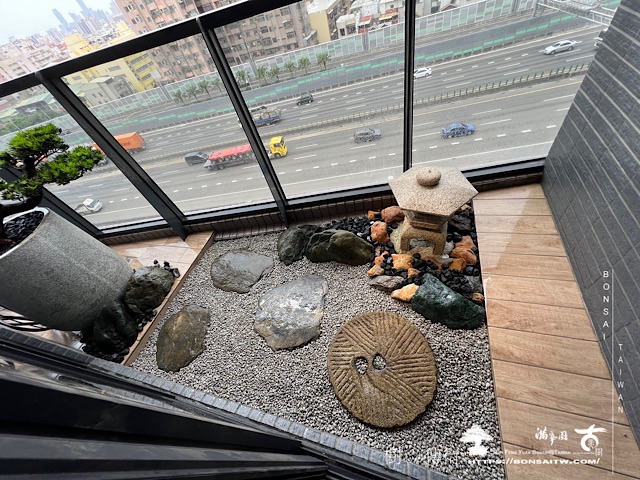 img 2664 1 [我們的作品]盆栽式乾景，露台設計-案0510 露台造景