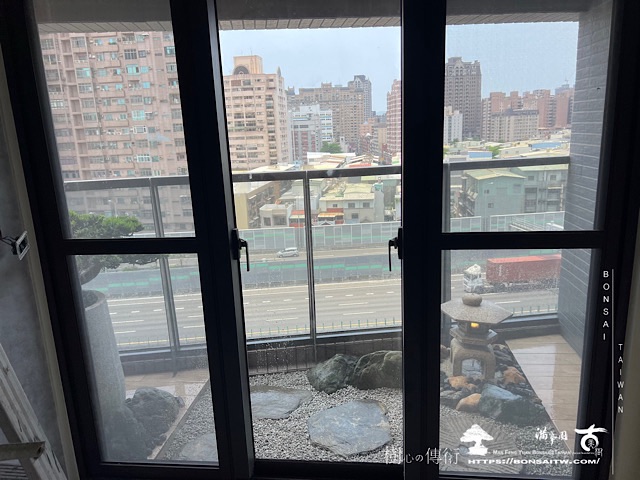 img 2666 1 [我們的作品]盆栽式乾景，露台設計-案0510 露台造景