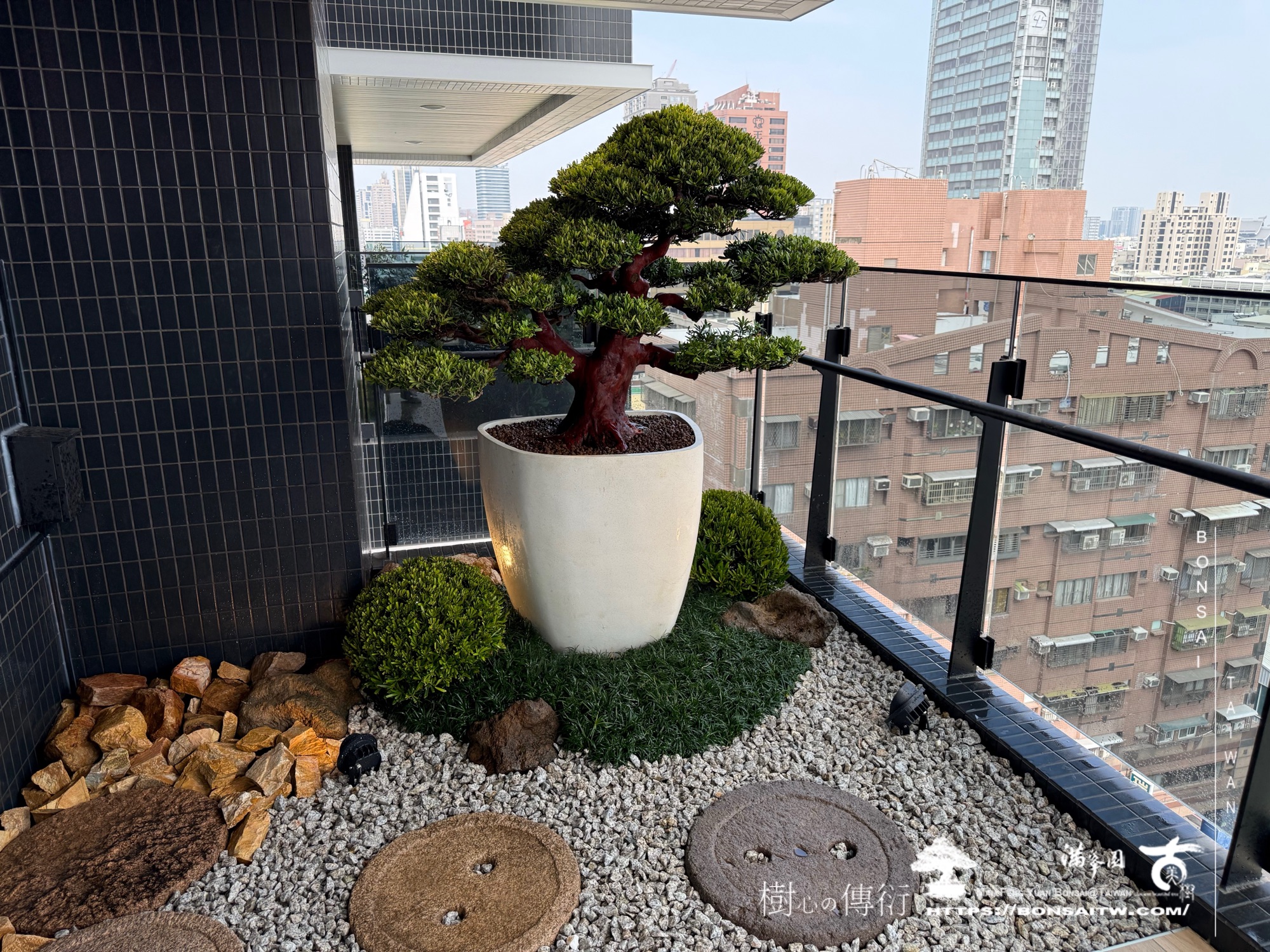 img 3553 1 [我們的作品]露台景觀設計施工-案0227 盆栽(Bonsai)
