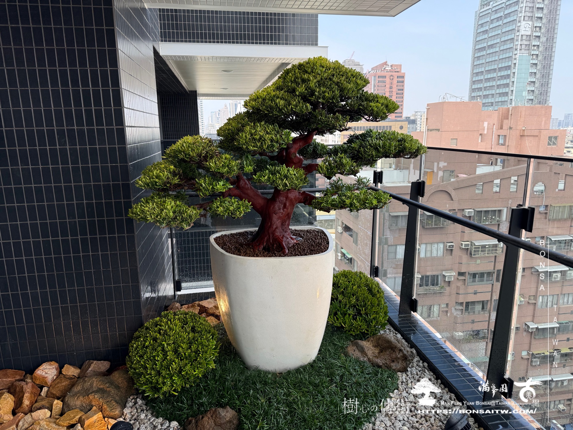img 3556 1 [我們的作品]露台景觀設計施工-案0227 盆栽(Bonsai)